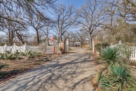 833 Balleywood Road Irving TX 75060