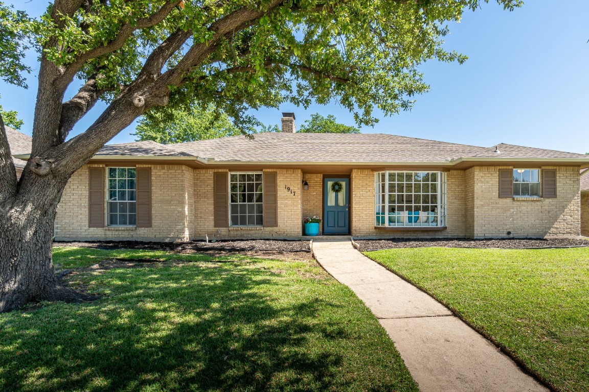 1917 Middle Glen Drive Carrollton TX 75007