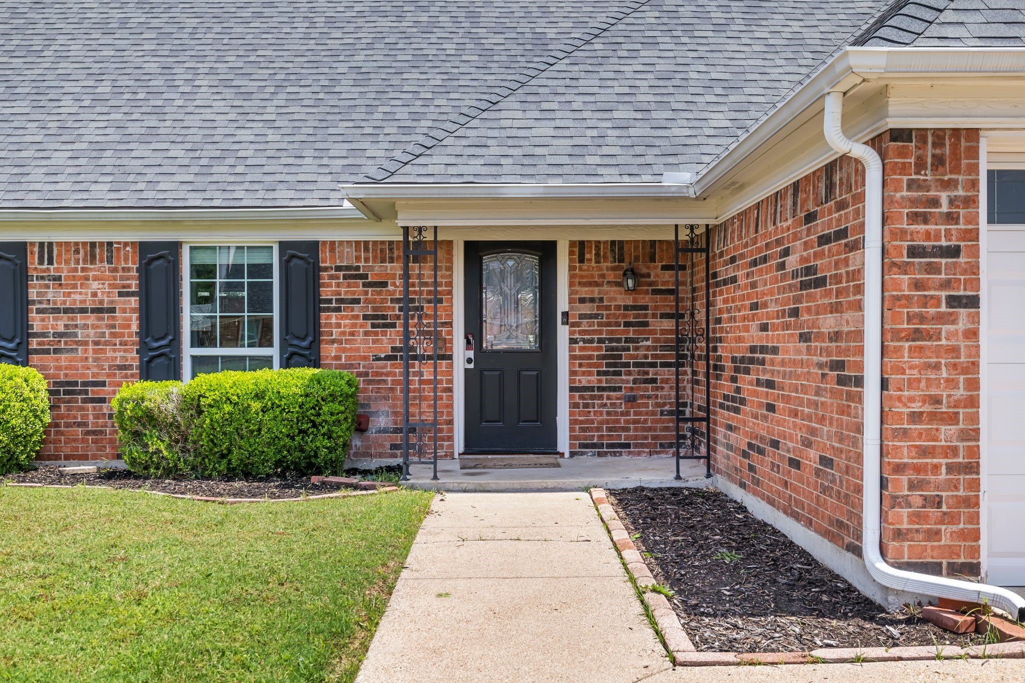 2506 Bentley Drive Grand Prairie TX 75052