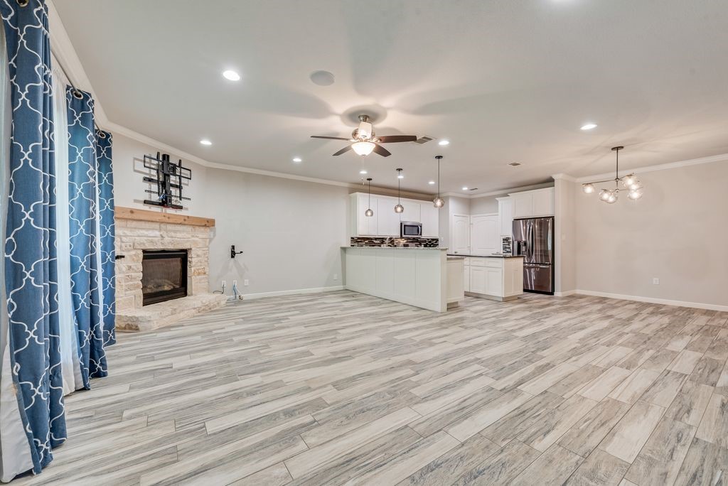 5420 Meandering Road River Oaks TX 76114
