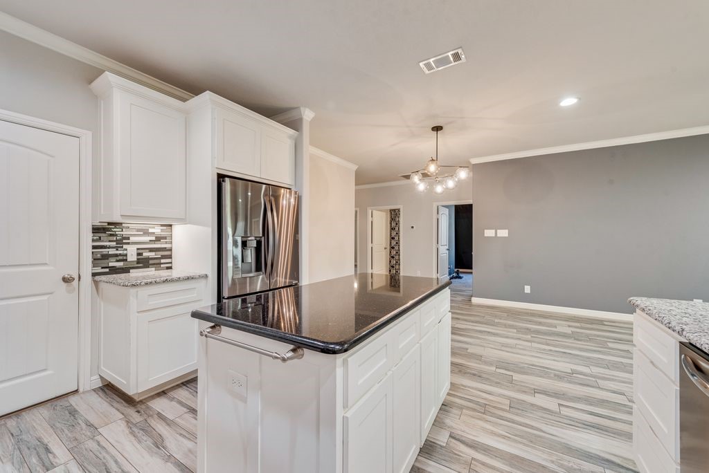5420 Meandering Road River Oaks TX 76114
