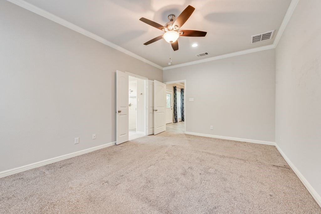 5420 Meandering Road River Oaks TX 76114