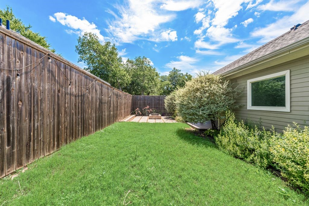 5420 Meandering Road River Oaks TX 76114
