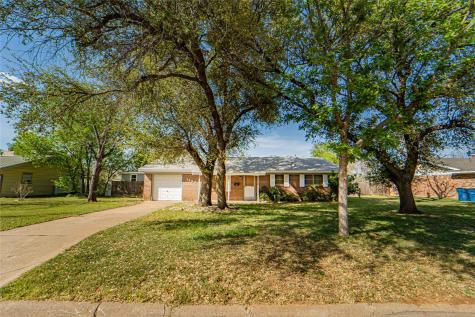 1304 Sycamore Street Breckenridge TX 76424