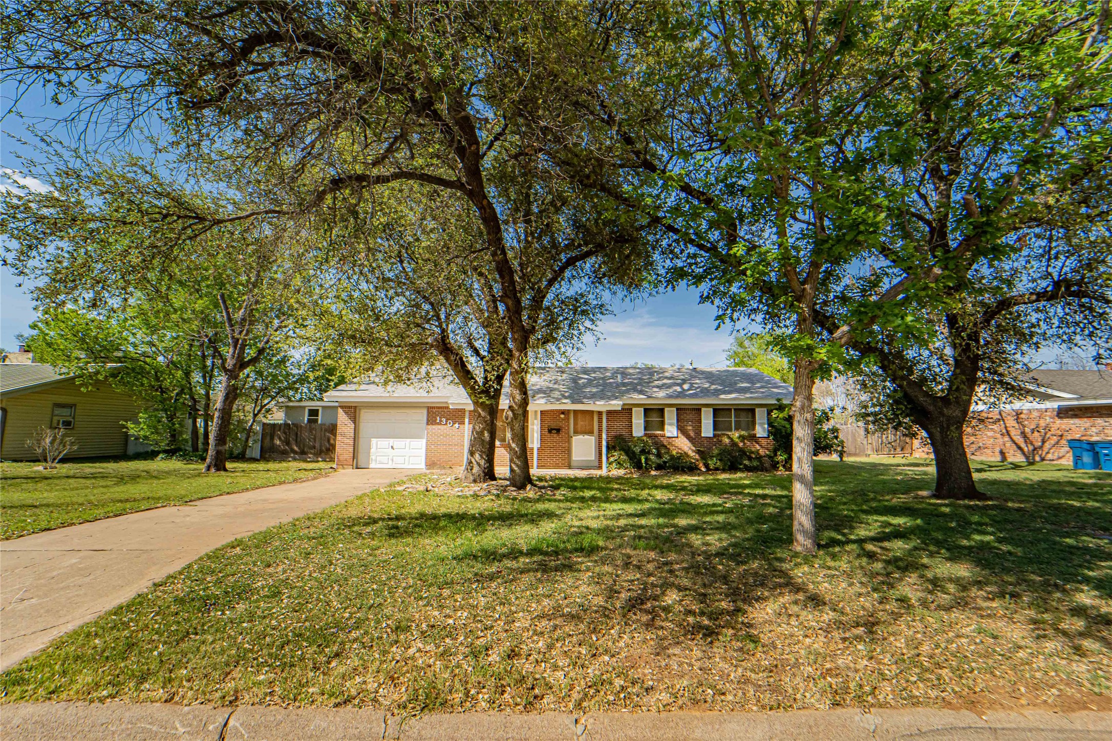 1304 Sycamore Street Breckenridge TX 76424