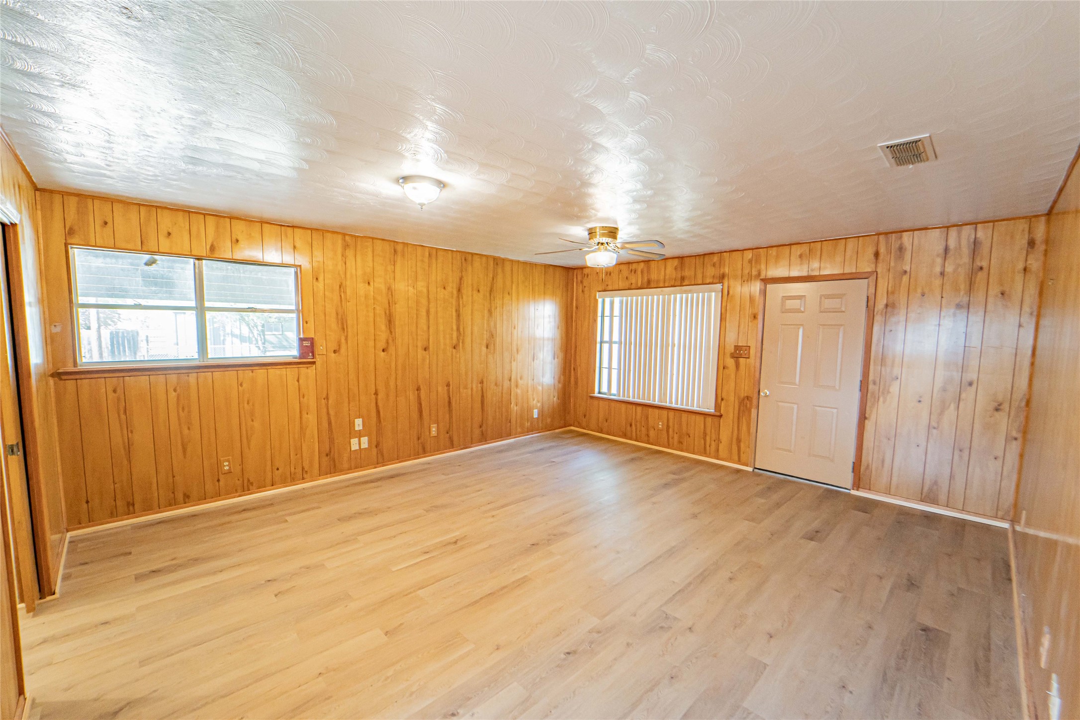 1304 Sycamore Street Breckenridge TX 76424