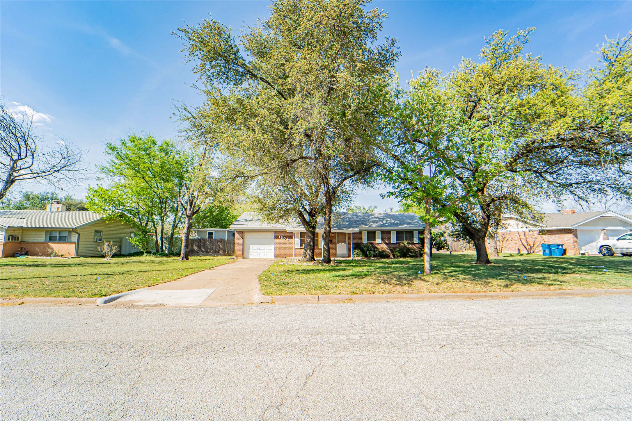 1304 Sycamore Street Breckenridge TX 76424