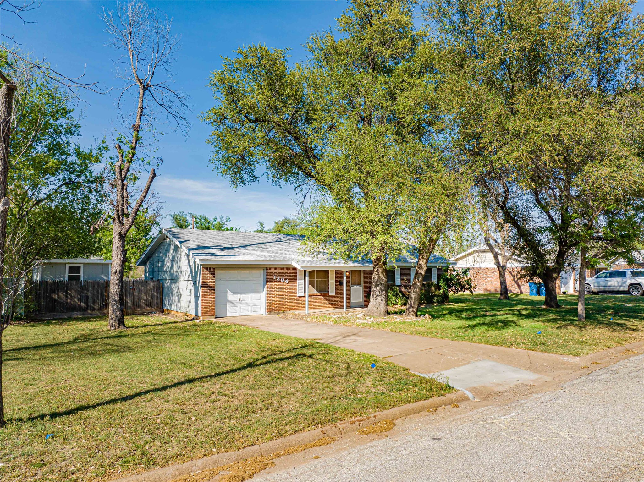 1304 Sycamore Street Breckenridge TX 76424