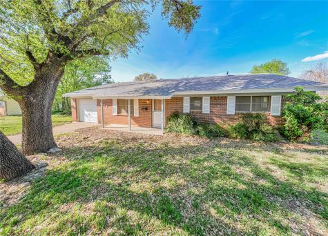 1304 Sycamore Street Breckenridge TX 76424