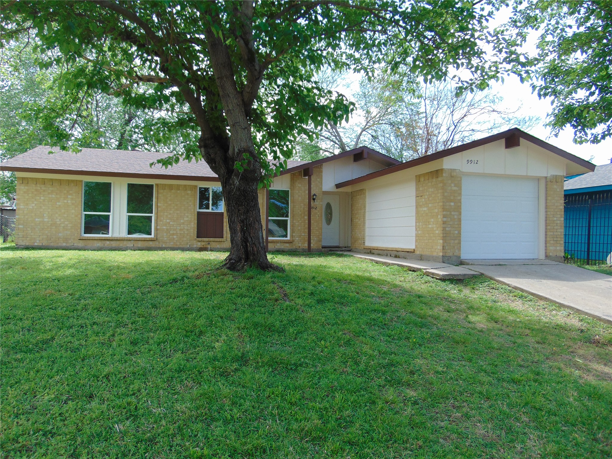 9912 Bluffcreek Drive Dallas TX 75227