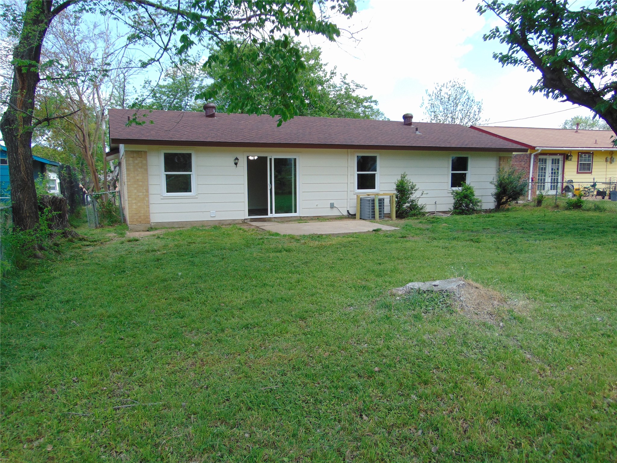 9912 Bluffcreek Drive Dallas TX 75227