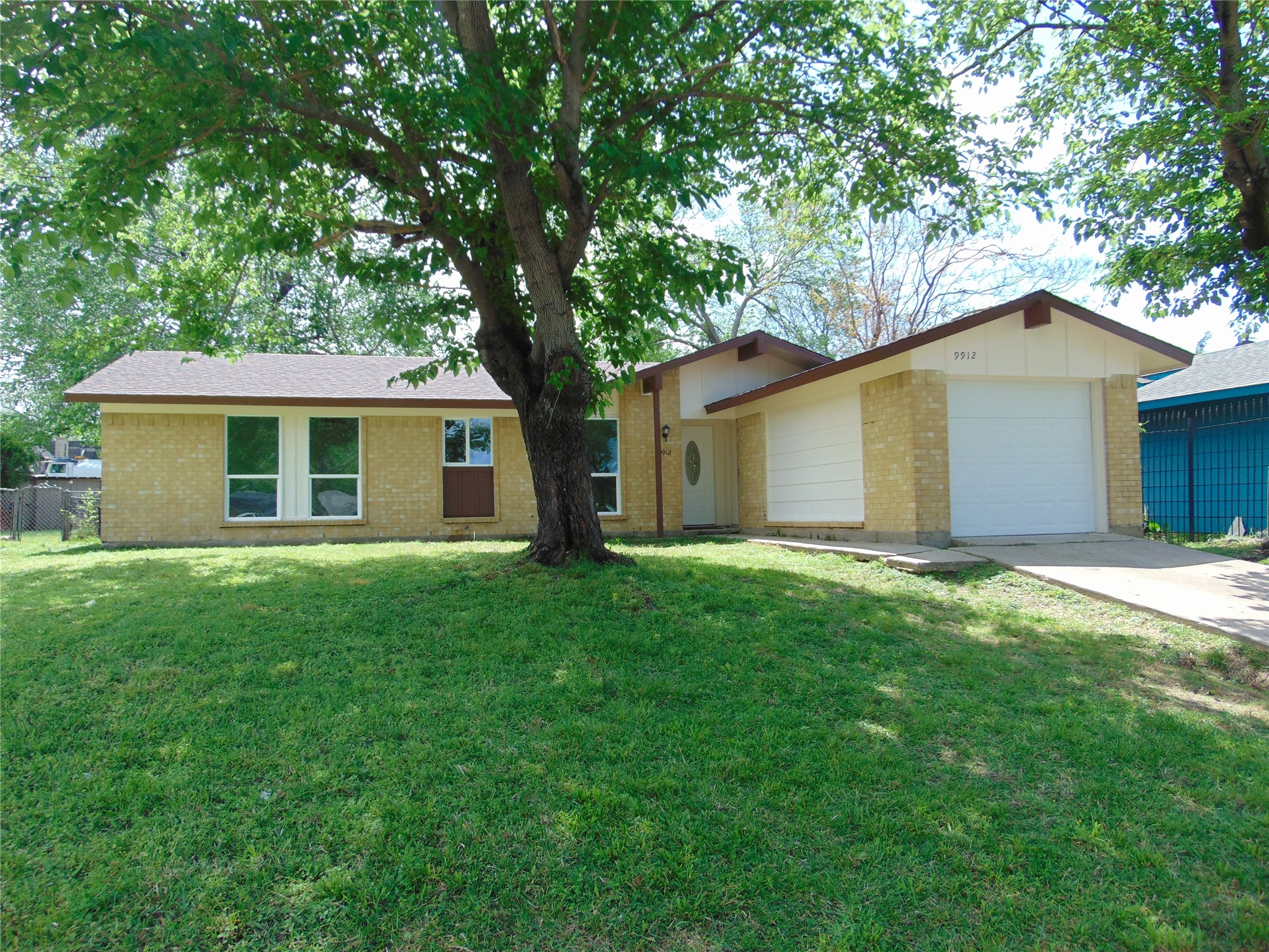 9912 Bluffcreek Drive Dallas TX 75227
