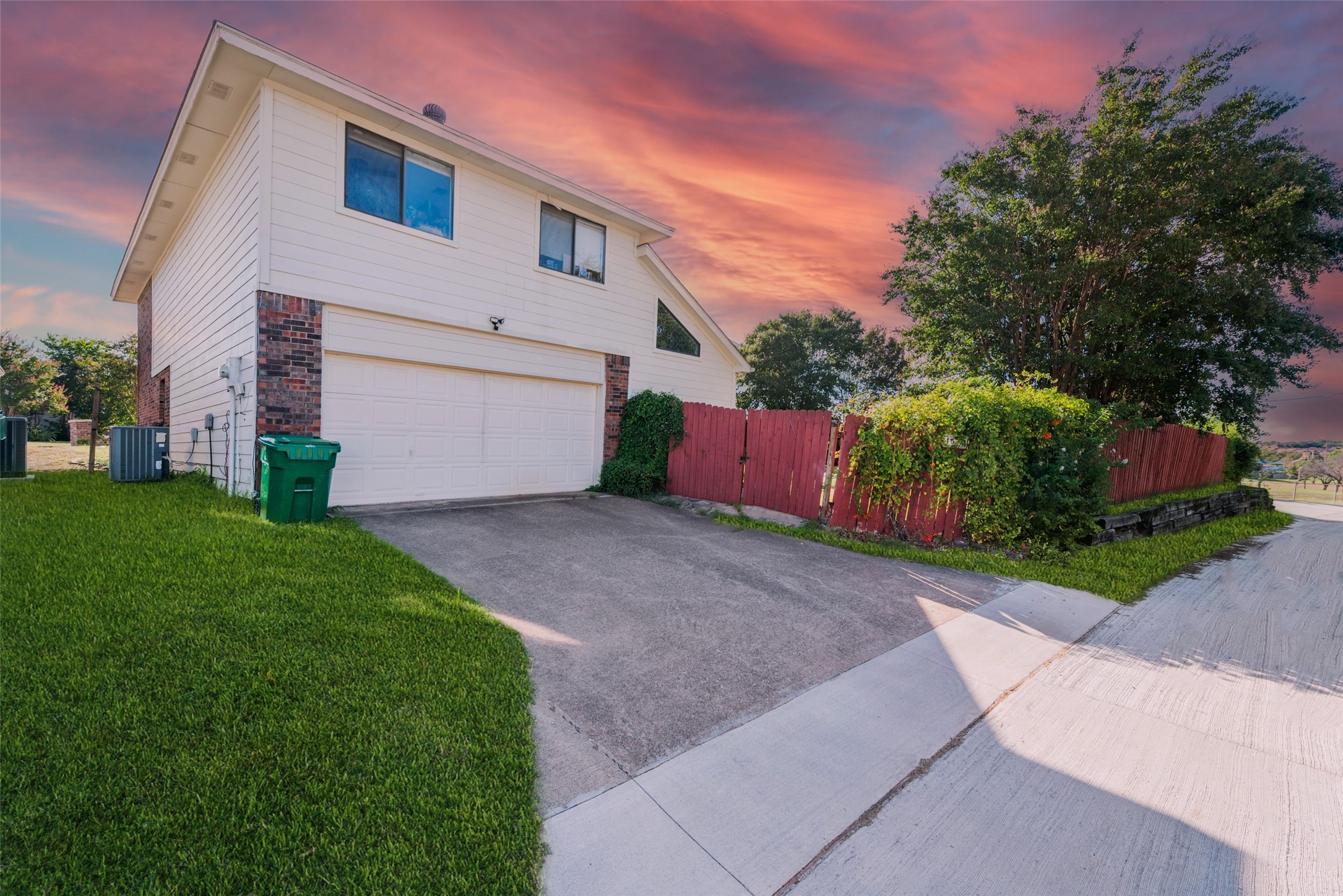 1537 Ranchview Lane Carrollton TX 75007