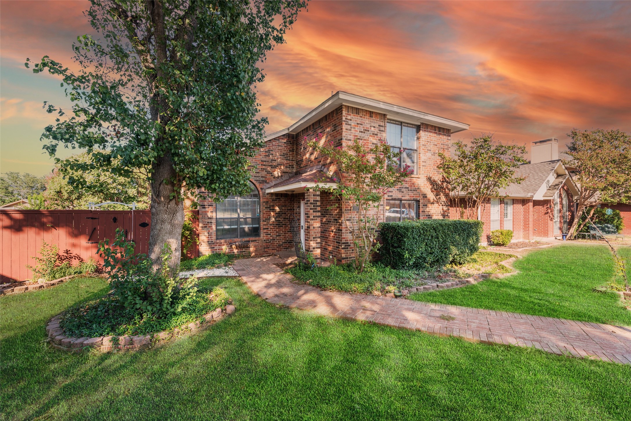 1537 Ranchview Lane Carrollton TX 75007