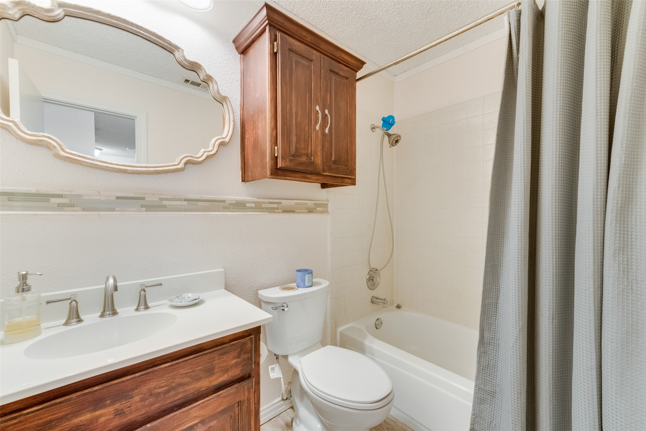 1537 Ranchview Lane Carrollton TX 75007