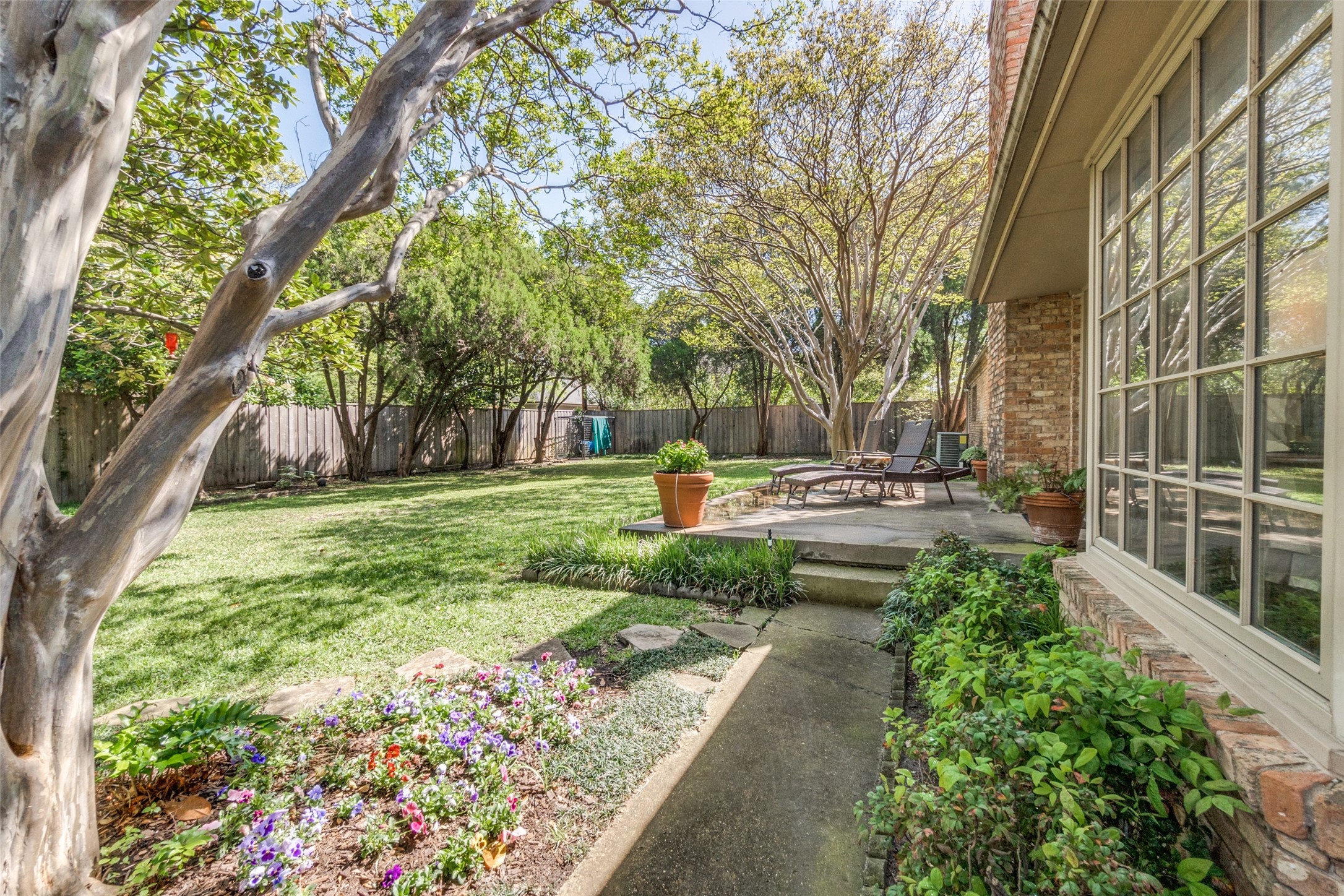 5219 Boca Raton Drive Dallas TX 75229