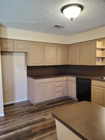 503 Harriett Street Arlington TX 76010