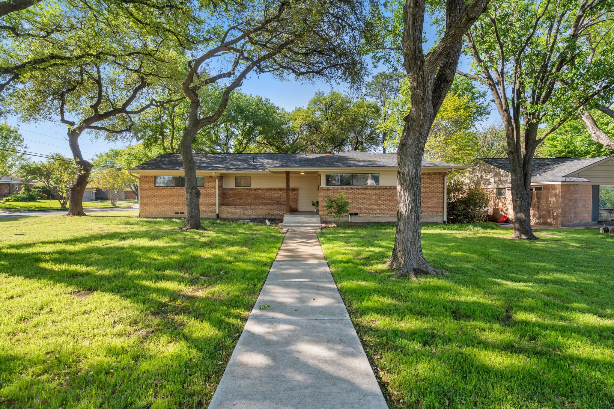 3636 Waldorf Drive Dallas TX 75229