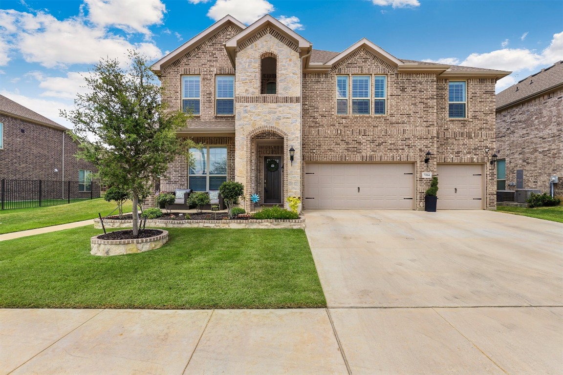 7214 Fallen Crest Lane Arlington TX 76001