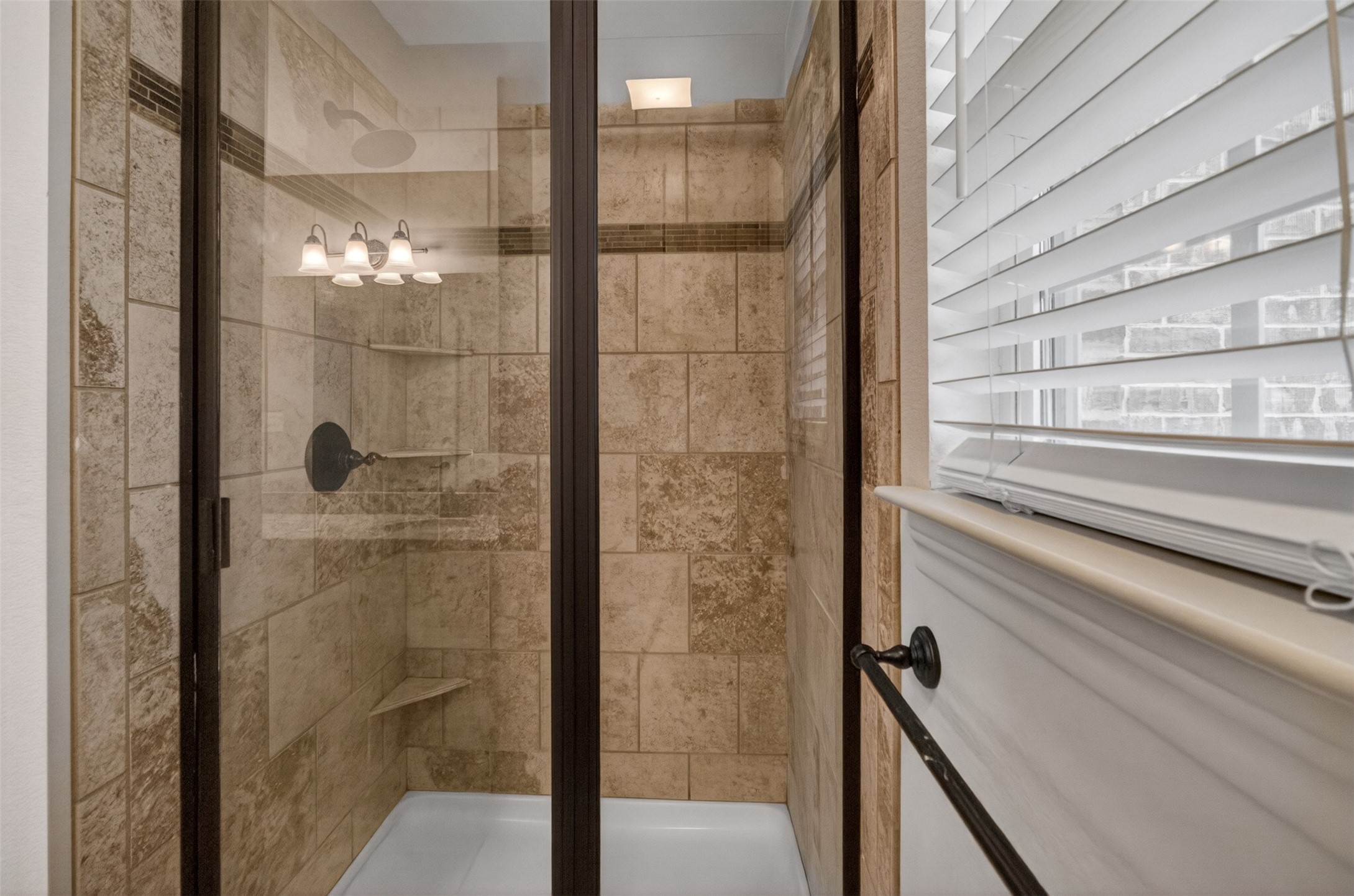 505 E 5th Street Springtown TX 76082