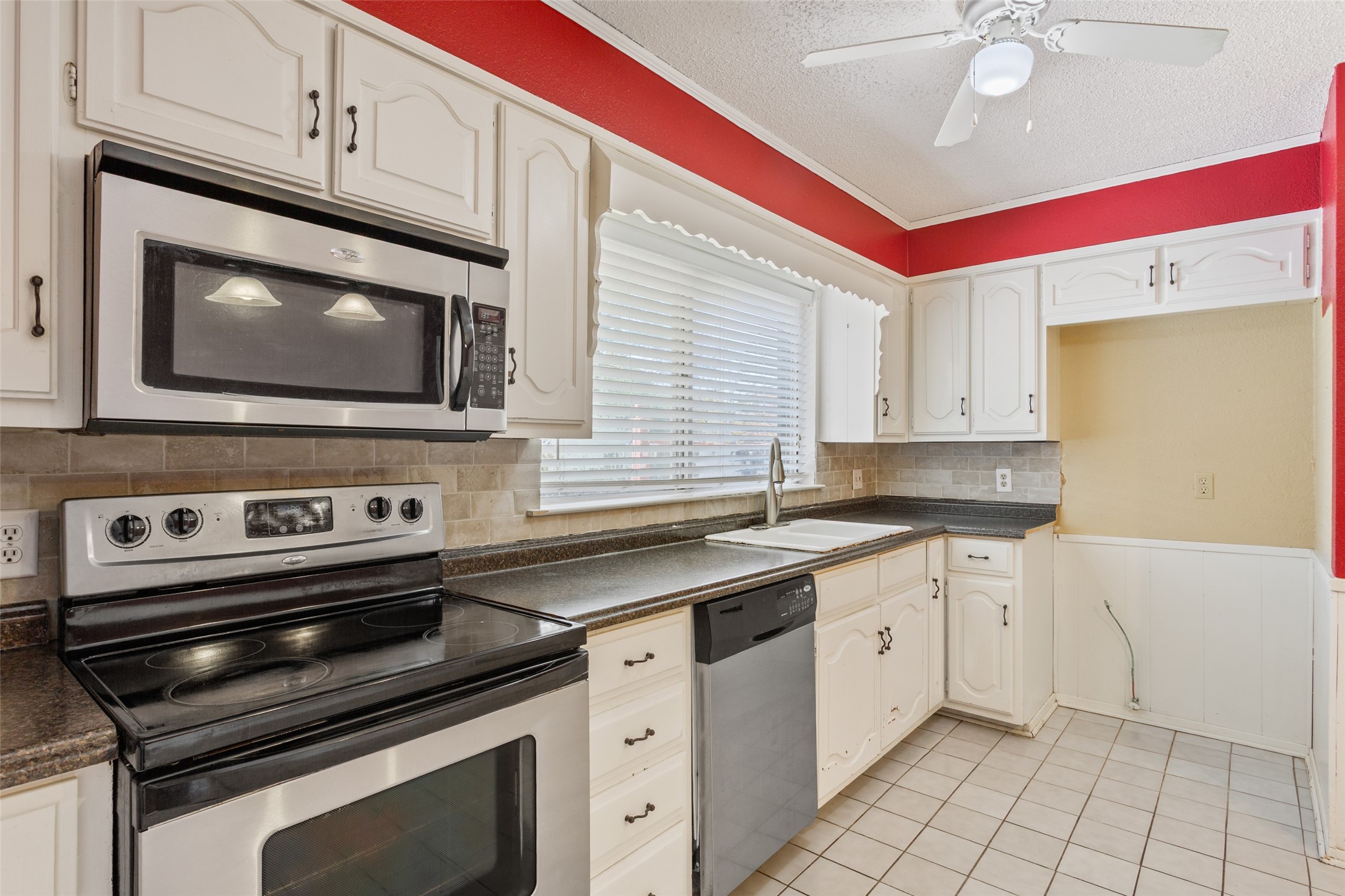 213 Bowie Lane Hewitt TX 76643
