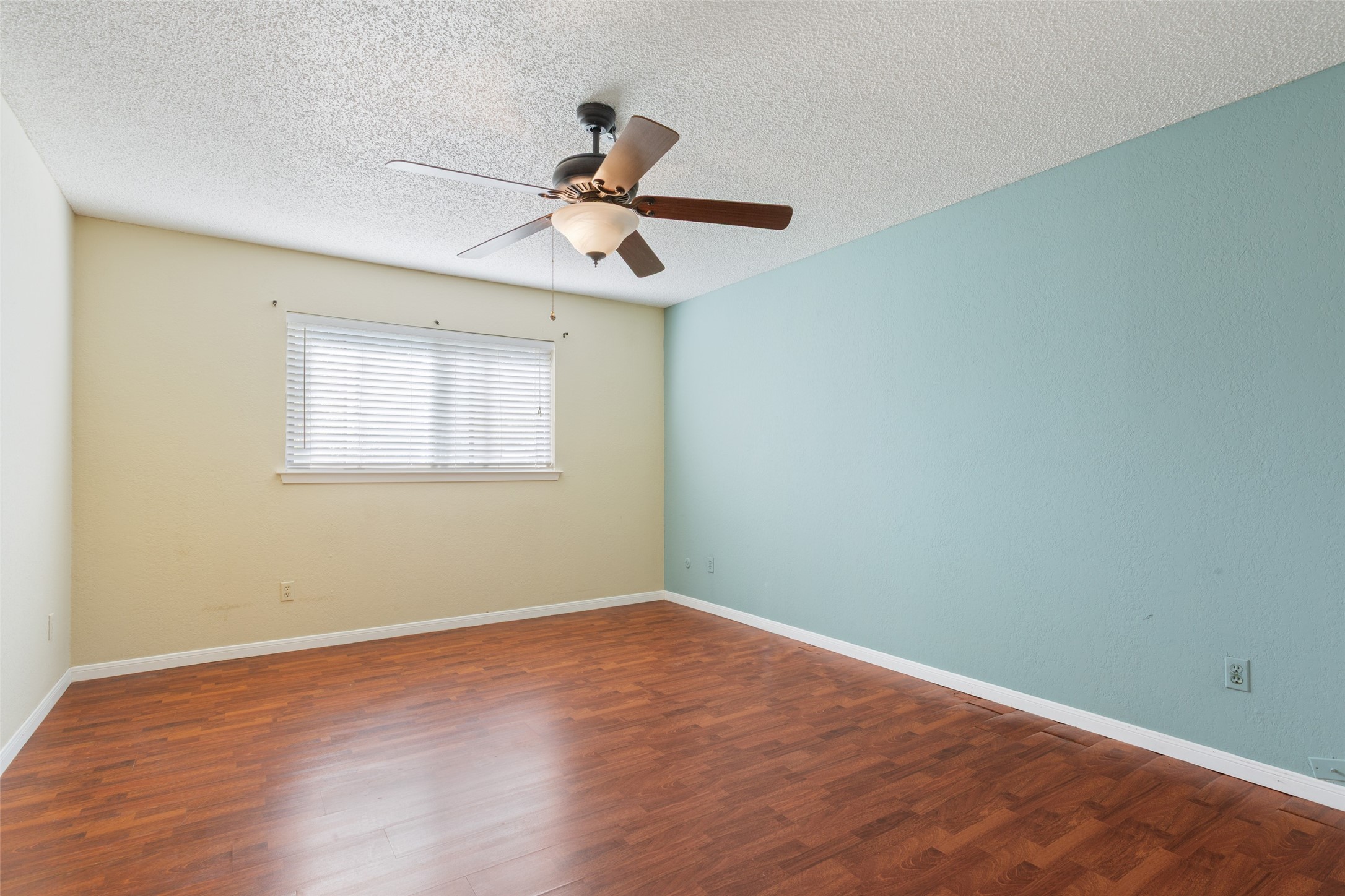 213 Bowie Lane Hewitt TX 76643