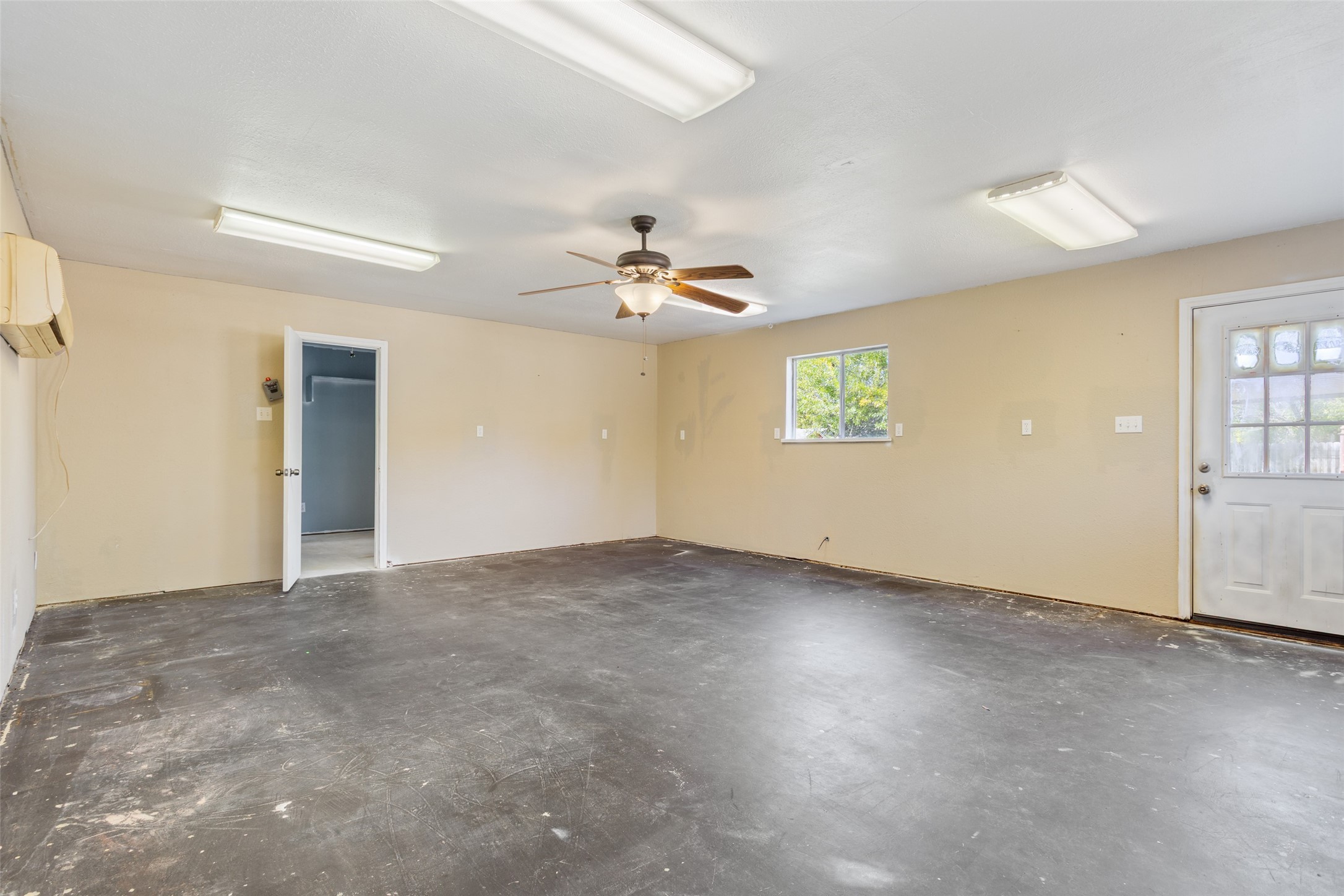 213 Bowie Lane Hewitt TX 76643