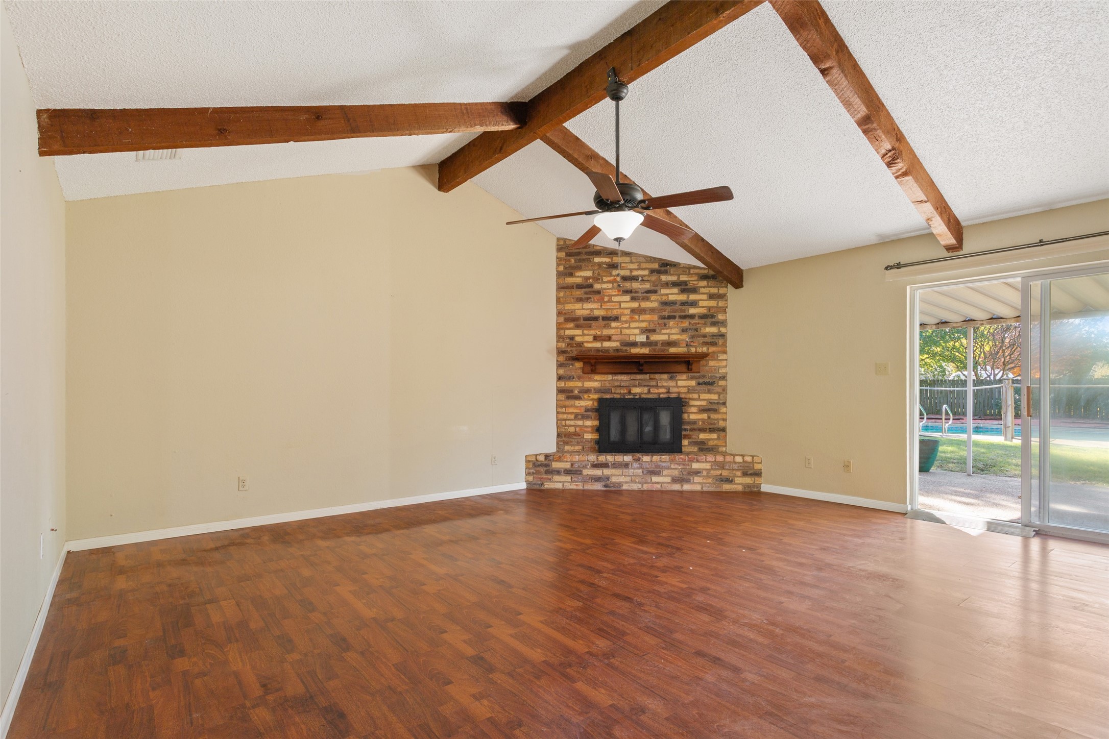 213 Bowie Lane Hewitt TX 76643