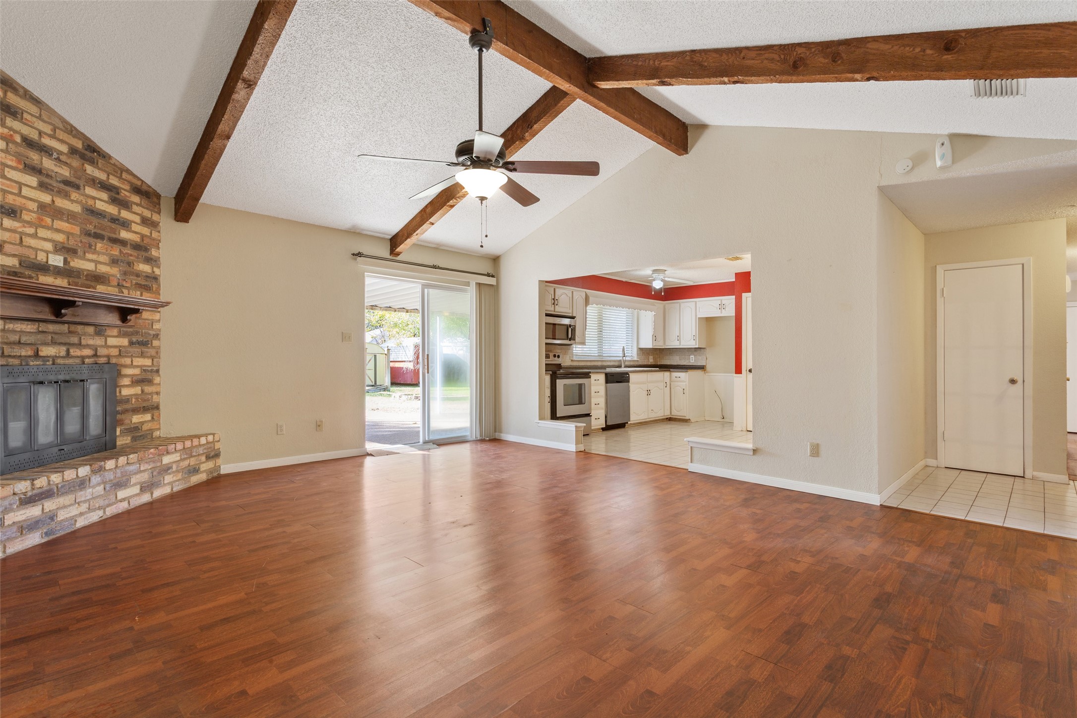 213 Bowie Lane Hewitt TX 76643