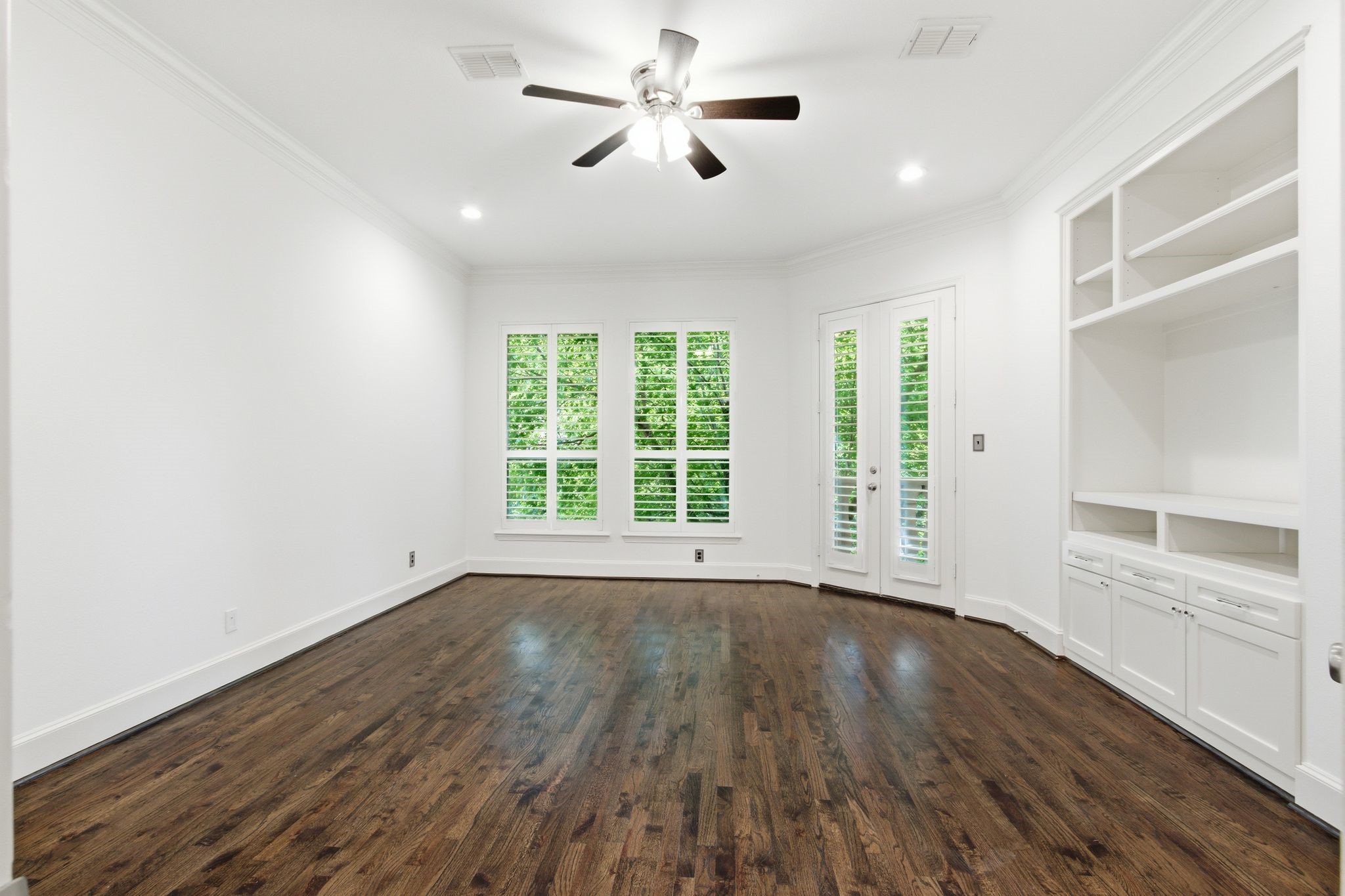 18323 Frankford Lakes Circle Dallas TX 75252