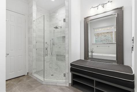 18323 Frankford Lakes Circle Dallas TX 75252