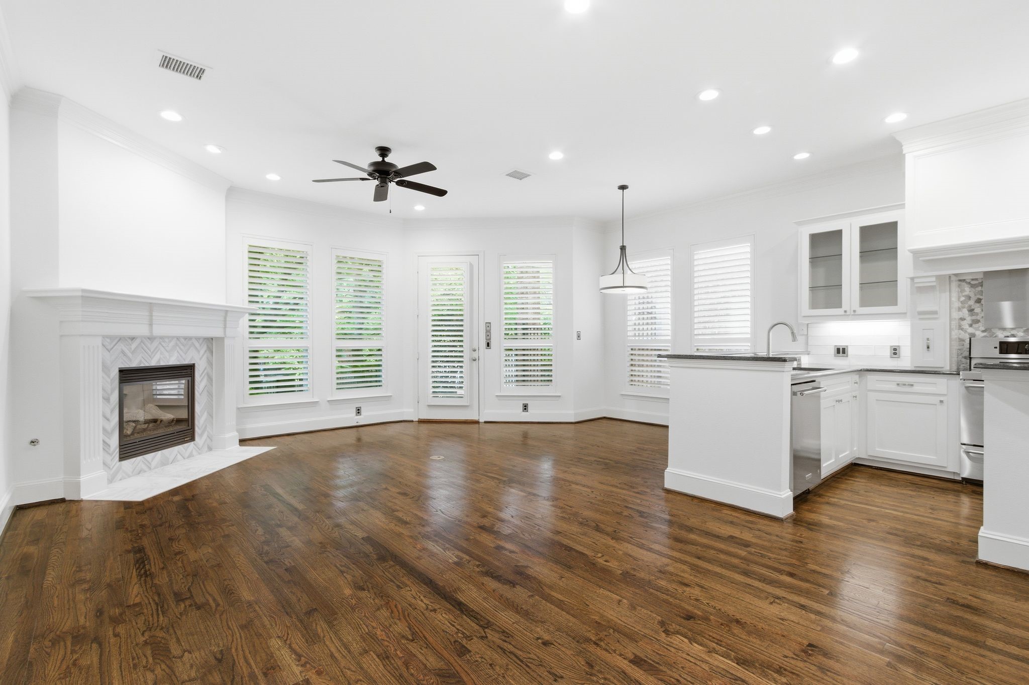 18323 Frankford Lakes Circle Dallas TX 75252