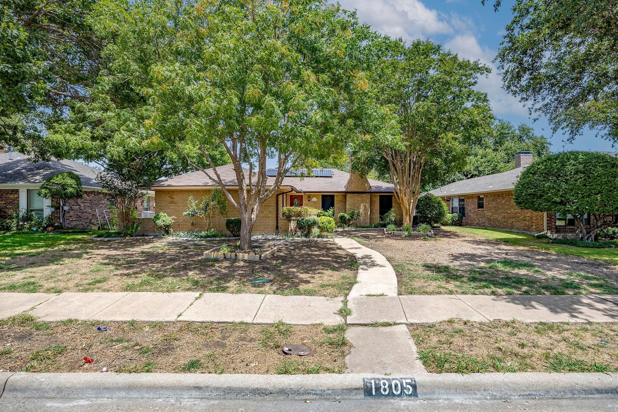 1805 Guildford Street Garland TX 75044