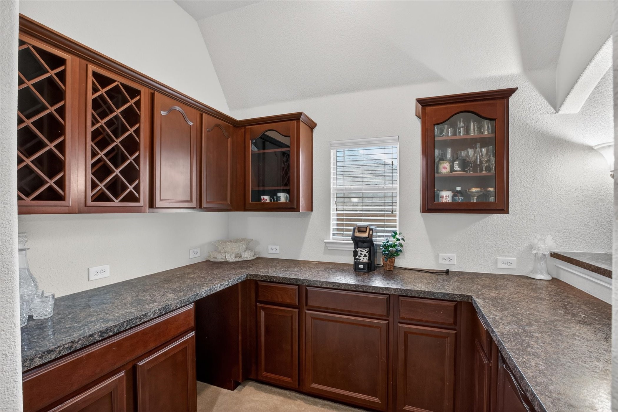 6601 Vintage Drive Arlington TX 76001
