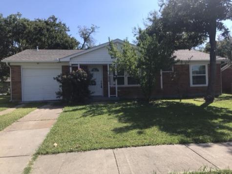 1926 S 3rd Street Garland TX 75040