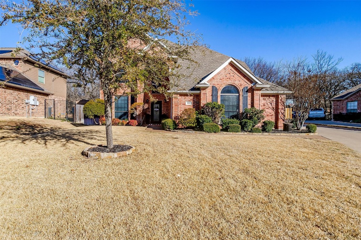 613 Trails End Court Hurst TX 76054