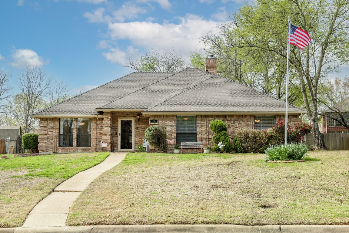 502 W Verde Woods Street Grand Prairie TX 75052