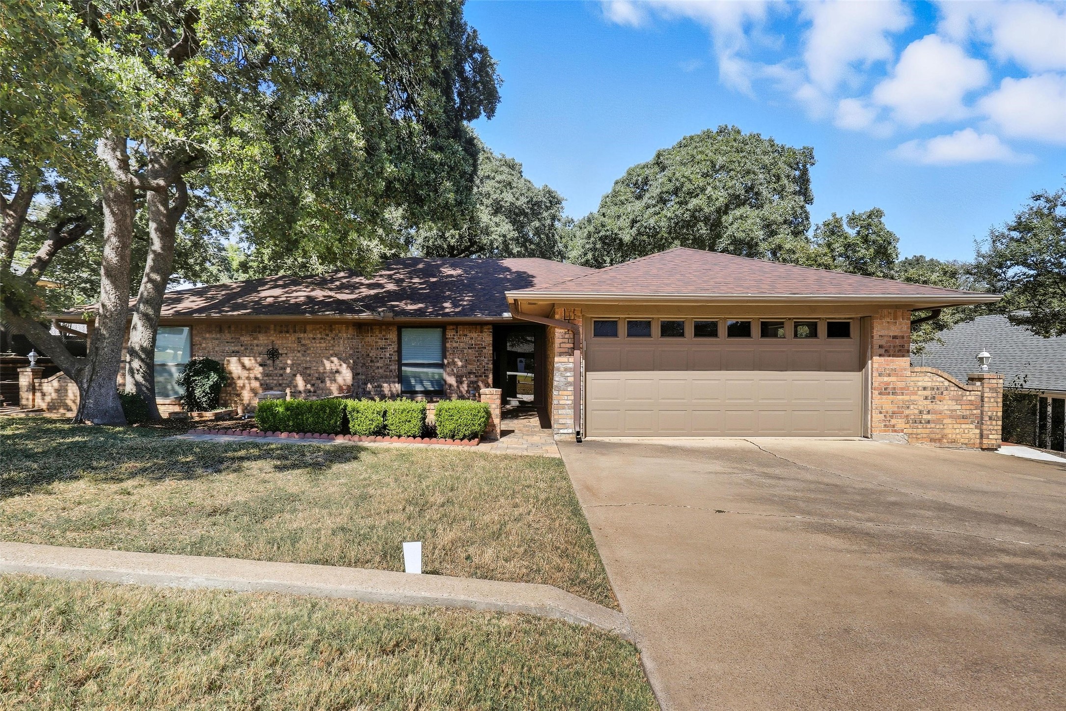 105 Alsbury Boulevard Burleson TX 76028