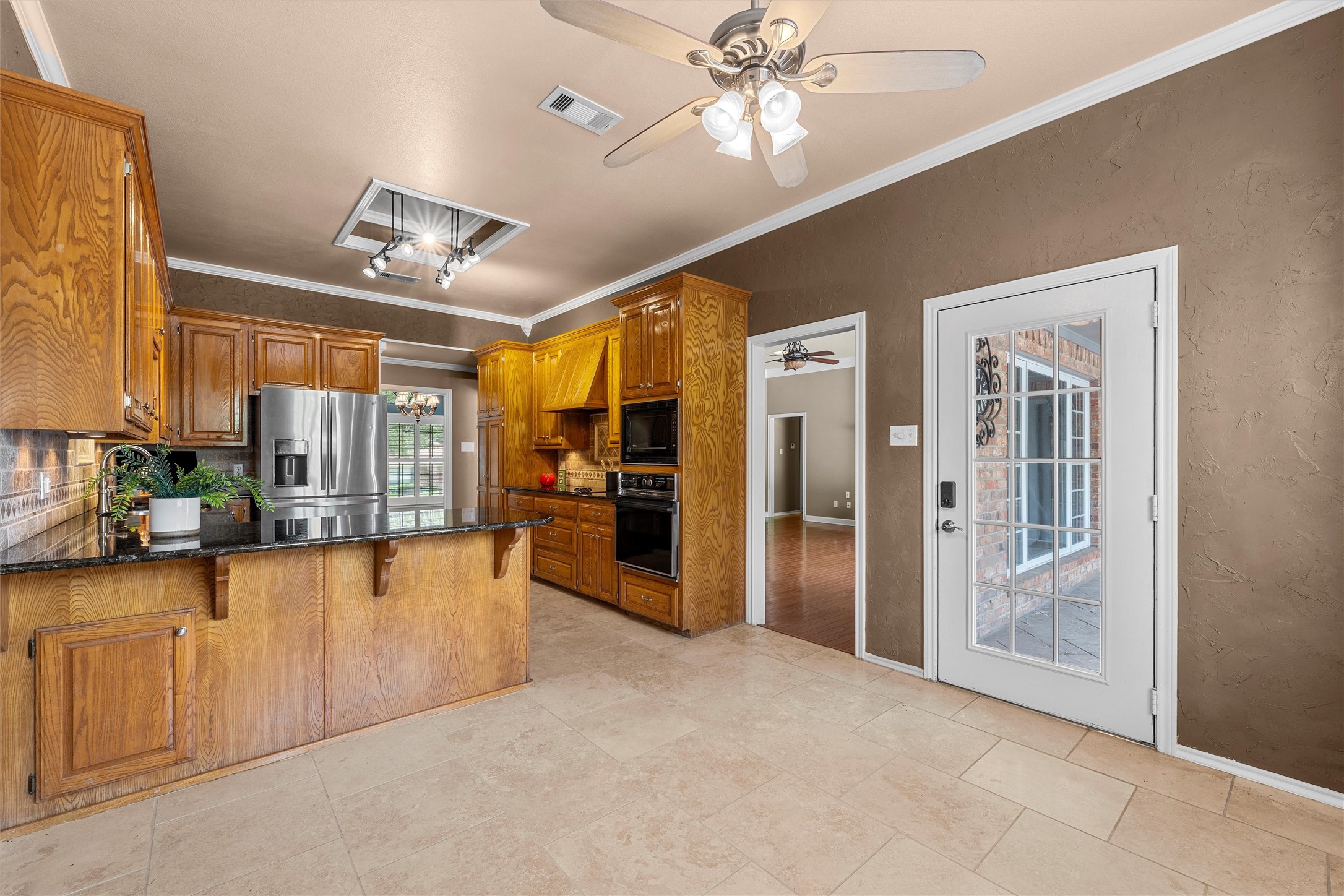 9406 Wildflower Drive Woodway TX 76712