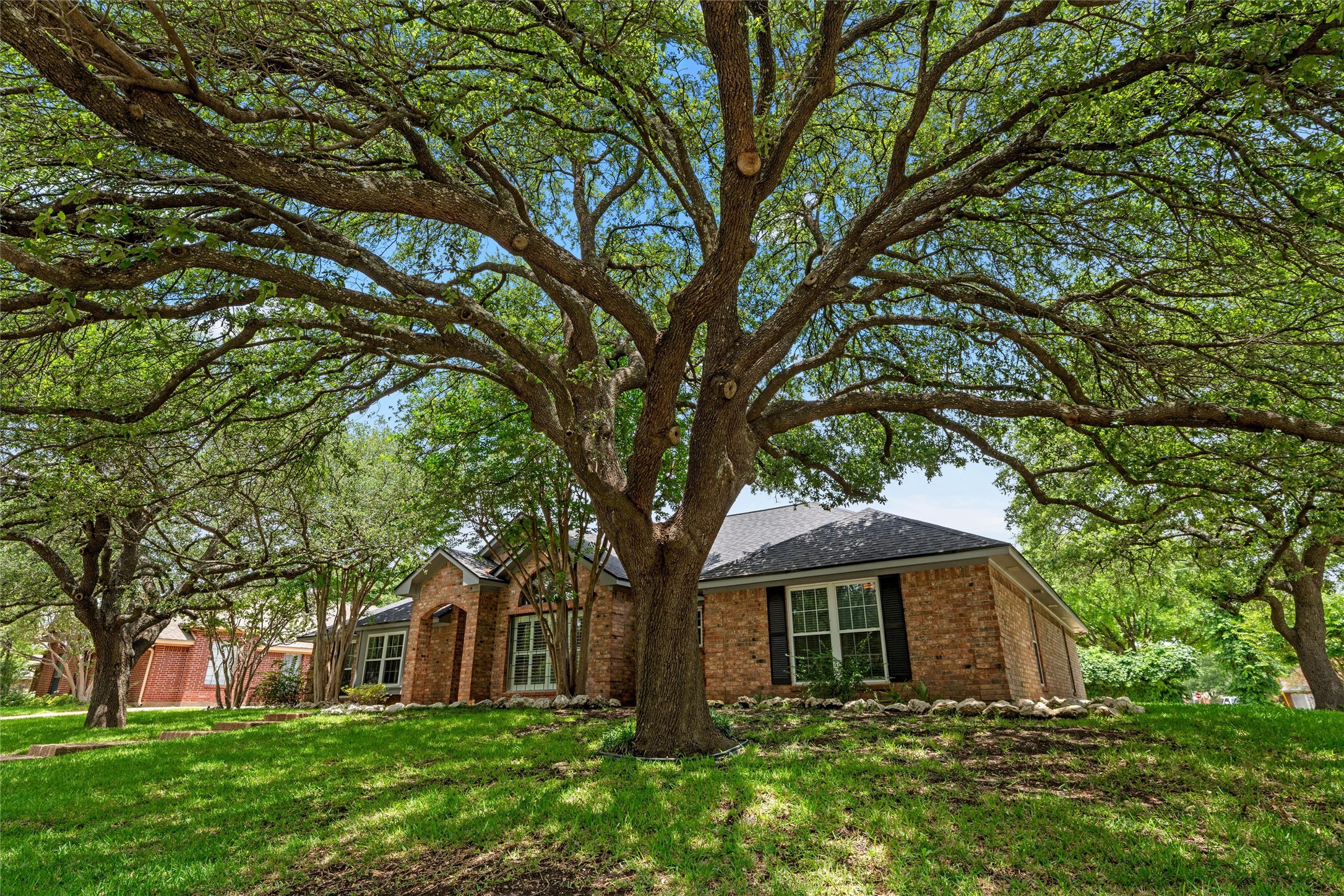 9406 Wildflower Drive Woodway TX 76712