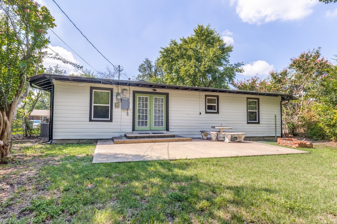 2417 San Paula Avenue Dallas TX 75228