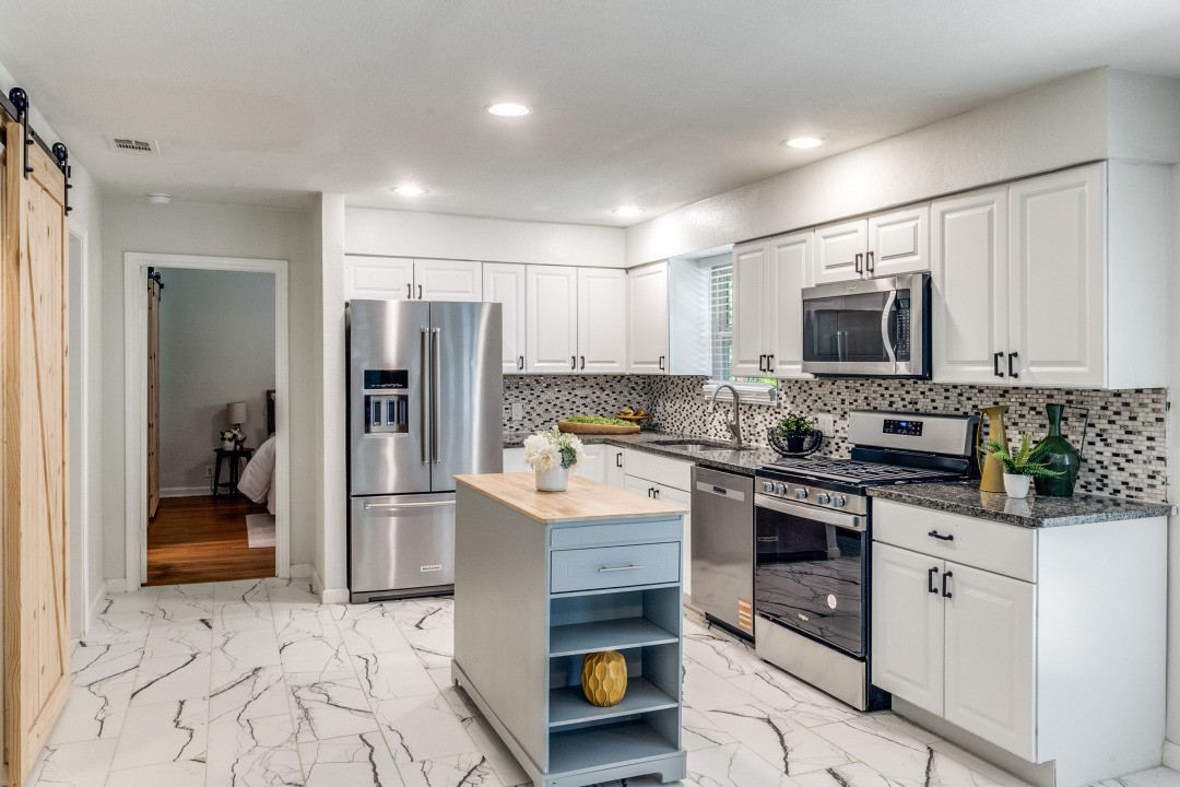 2417 San Paula Avenue Dallas TX 75228