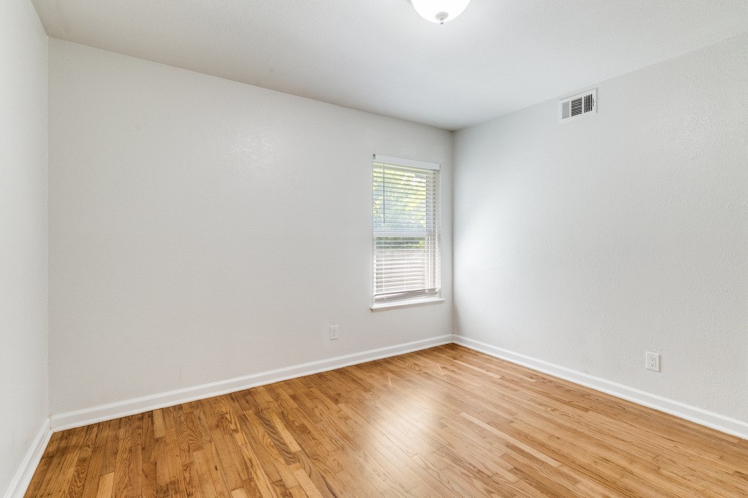 2417 San Paula Avenue Dallas TX 75228