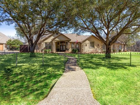 221 Meadow Oaks Drive Burleson TX 76028