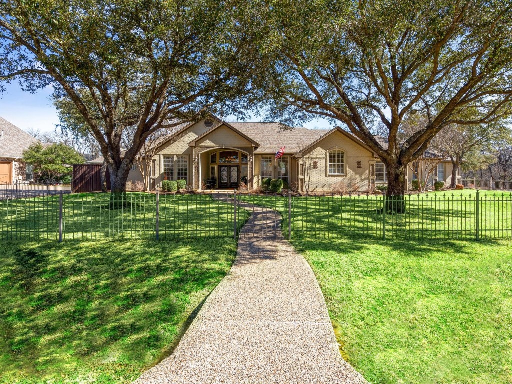 221 Meadow Oaks Drive Burleson TX 76028