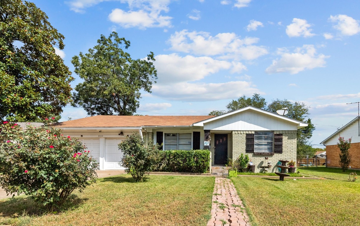 8533 Blossom Lane Dallas TX 75227