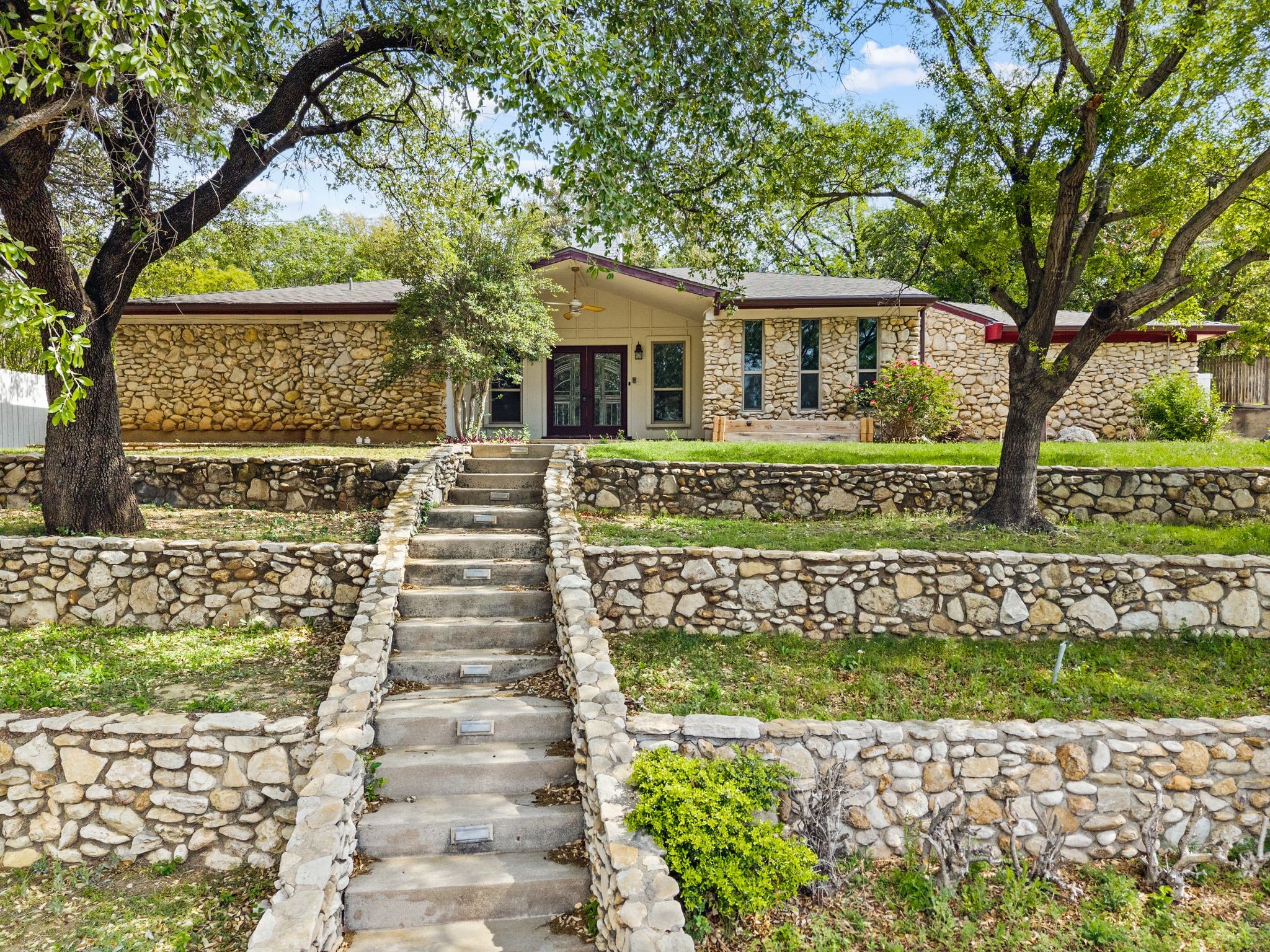 405 Chandler Lake Road Fort Worth TX 76103