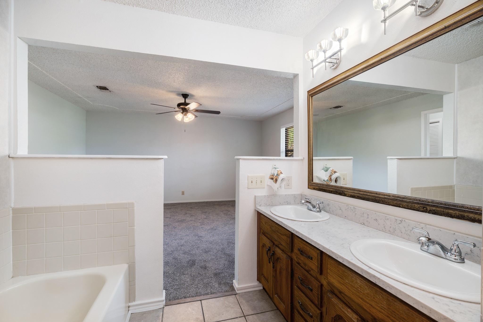 1050 35th Street NE Paris TX 75462