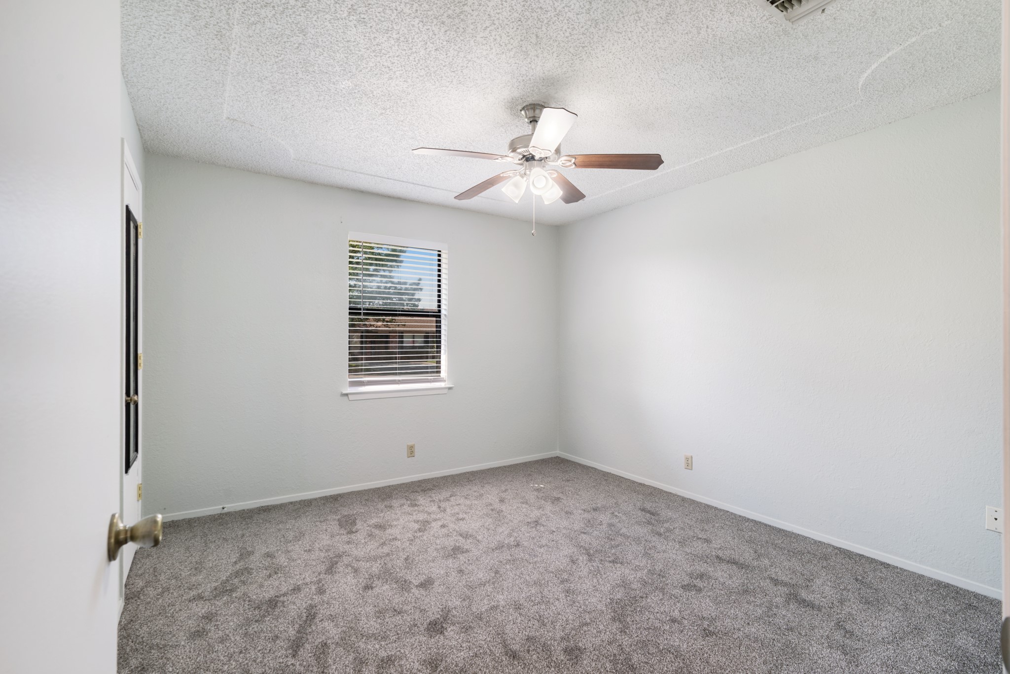1050 35th Street NE Paris TX 75462