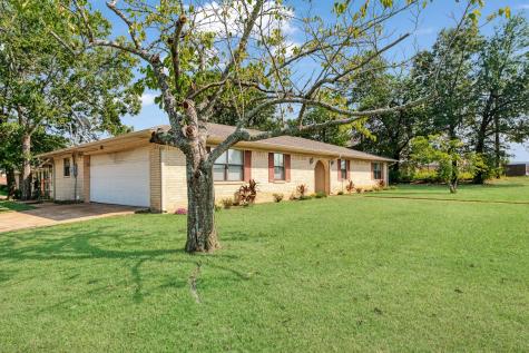 1050 35th Street NE Paris TX 75462